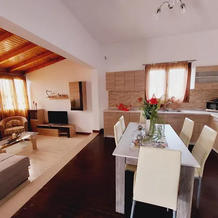 Olga & Ioanna Apartament
